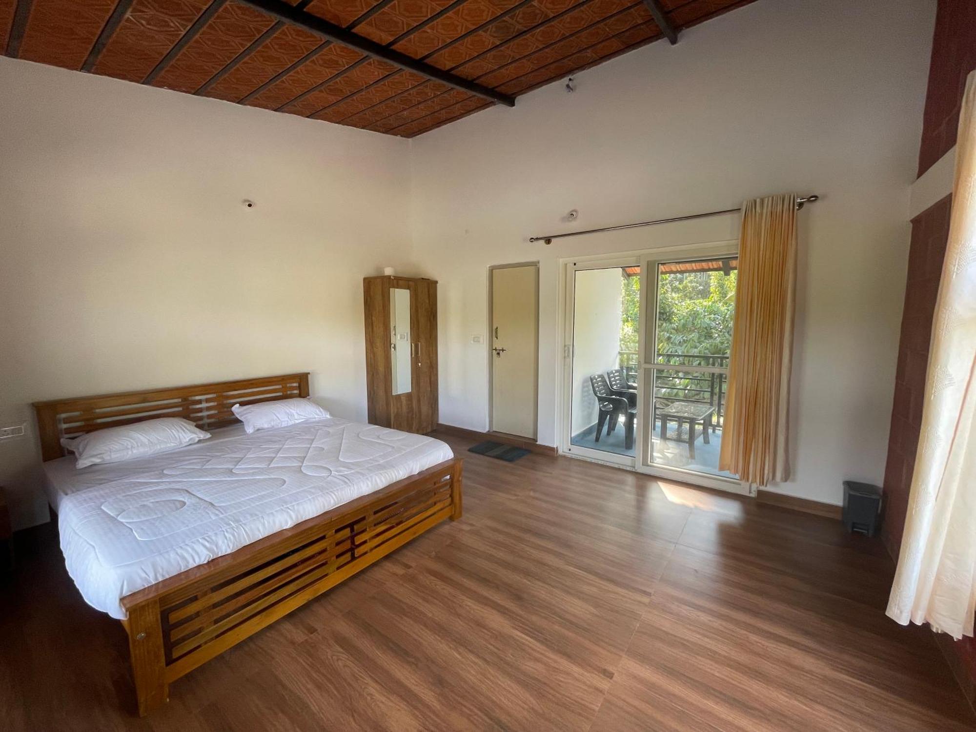 Lake Ripples - Farmstay & Camping Ponnampet Экстерьер фото